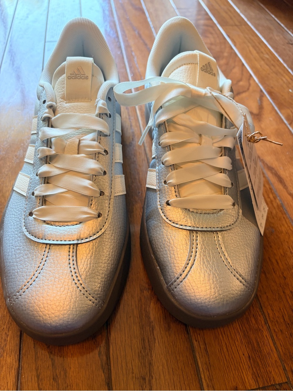 adidas Women Silver Metallic Lace-Up Sneakers lace shoe laces